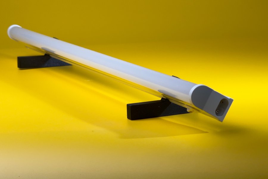 Магнитный крепеж для линейных светильников на производственных стеллажах — без пресс-формы